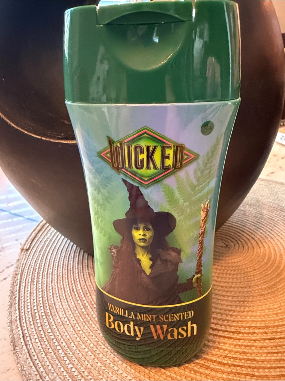 Wicked Vanilla Mint Scented Body Wash - Green